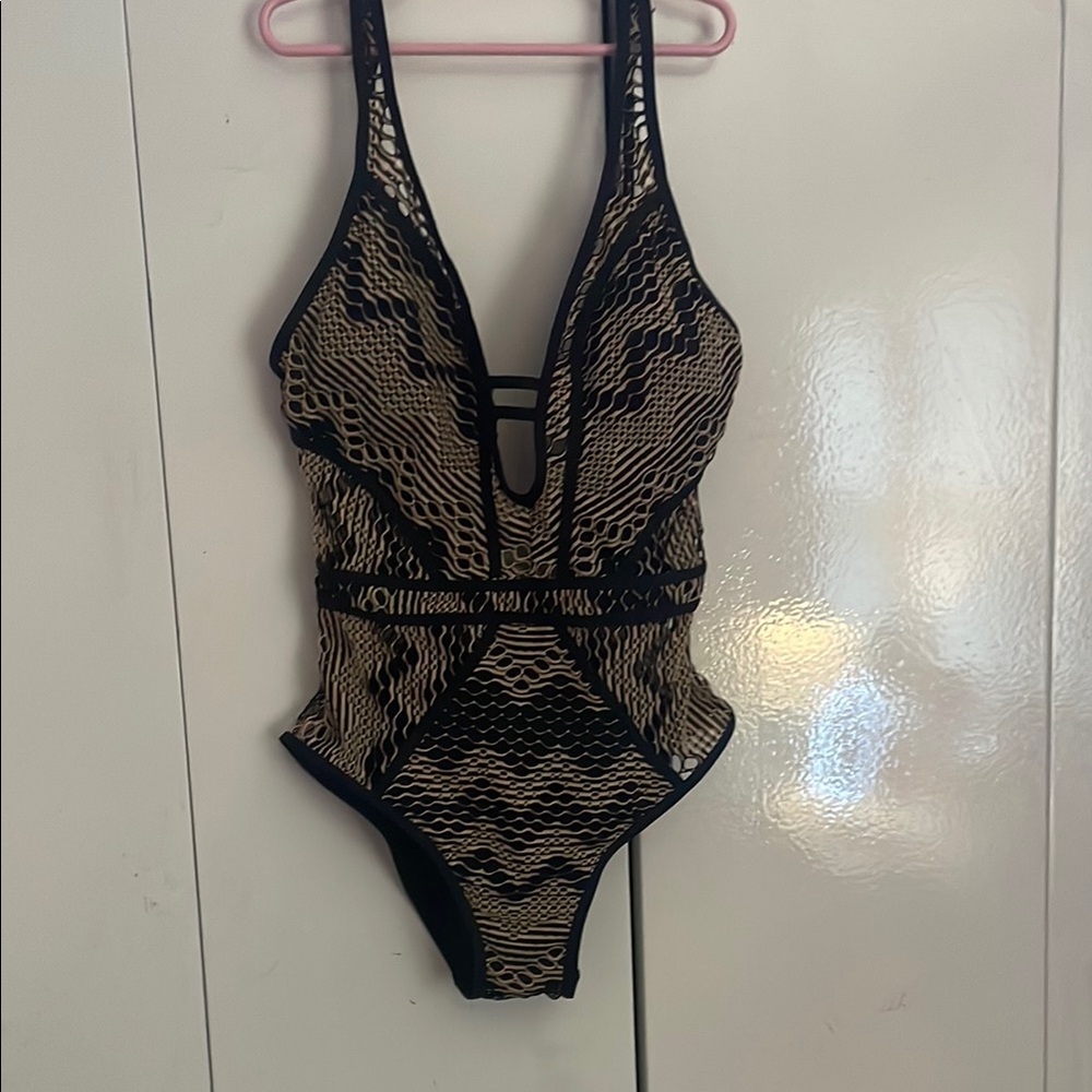 Nordstrom Black and Tan Women Swim One Piece